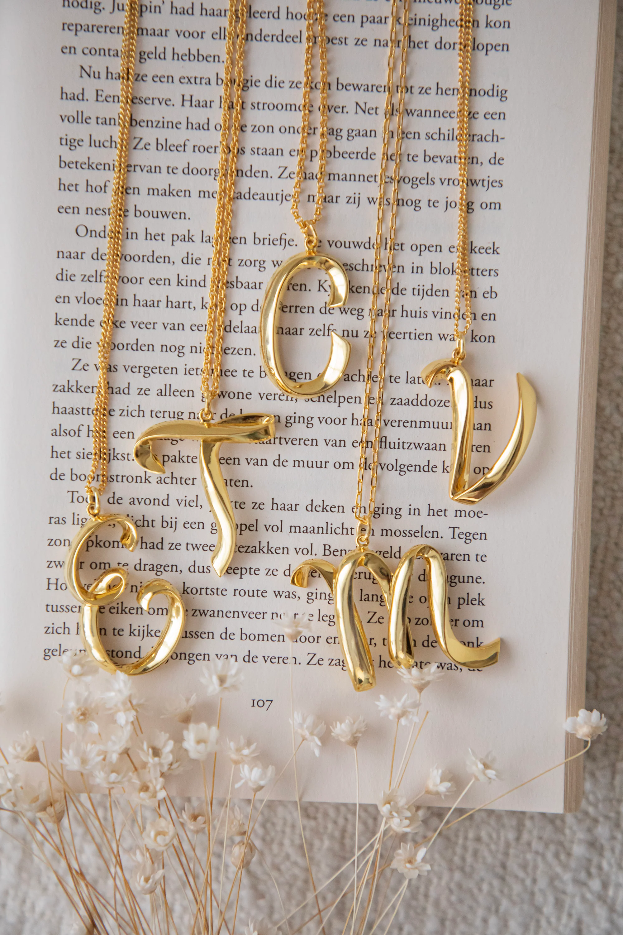 Alphabet C Gold - Ketting - Image 13